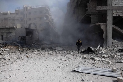 シリア空爆で「ホワイト・ヘルメット」に初の女性死者