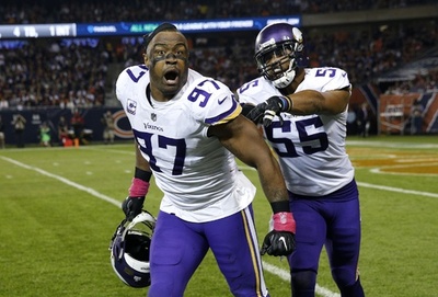 バイキングスがベアーズに競り勝つ、QBキーナムが攻撃陣に勢いもたらす