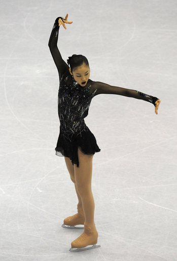 金妍児 女子SPで首位に、フィギュアGPファイナル