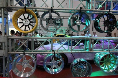 自動車用のホイール通関認めず　広州