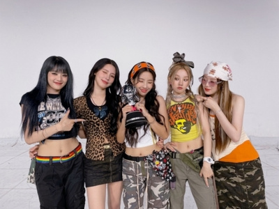 (G)I-DLE、「Queencard」 1位のトロフィーを獲得