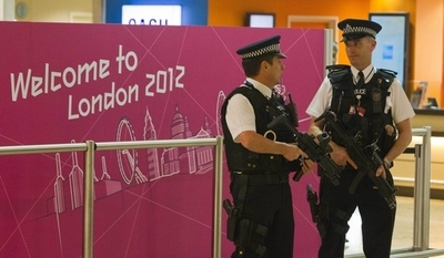 五輪開幕前日に入管職員24時間スト、混乱必至か