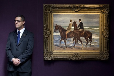 ナチス略奪の油絵、3億6000万円で落札 英