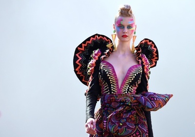 「マニッシュ・アローラ」19年春夏コレクション発表