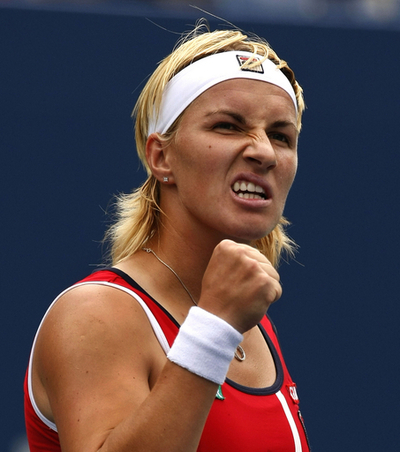 クズネツォワ ストレートでサバイを降し準決勝へ