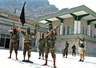 パキスタン軍とタリバン系勢力が戦闘、30人死亡