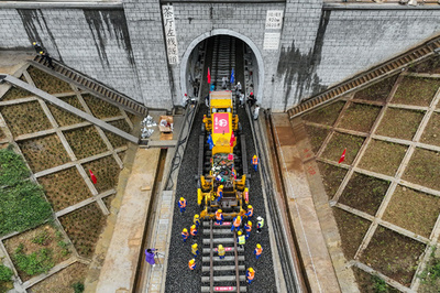 【三里河中国経済観察】「二重建設」の役割と意義を考える