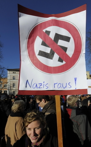 「ヒトラー」などナチスにちなんだ名前の子ども3人、警察が保護 米国