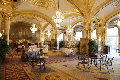 モナコの五つ星ホテル、家具などの調度品が競売へ