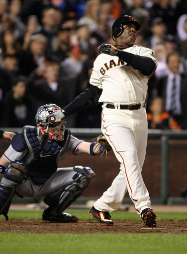 ボンズ メジャー新記録となる通算756号を放つ