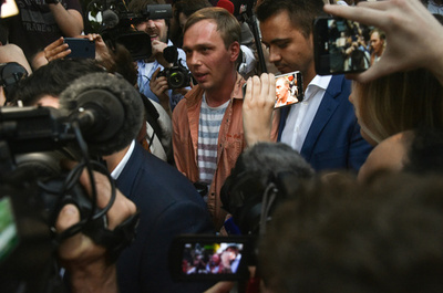 プーチン氏が警察幹部2人を解任、世論の反発招いた記者逮捕を担当 ロシア