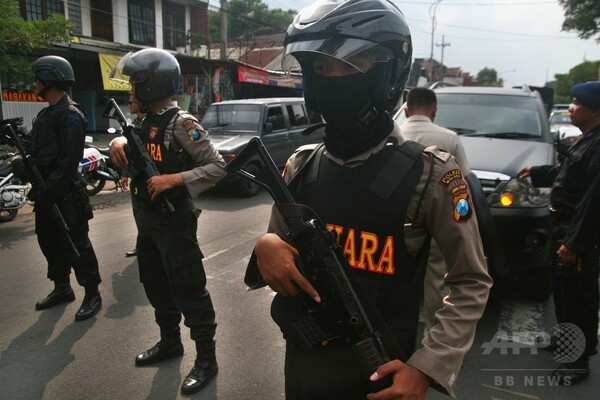 インドネシアでイスラム過激派一斉捜索、数十人拘束