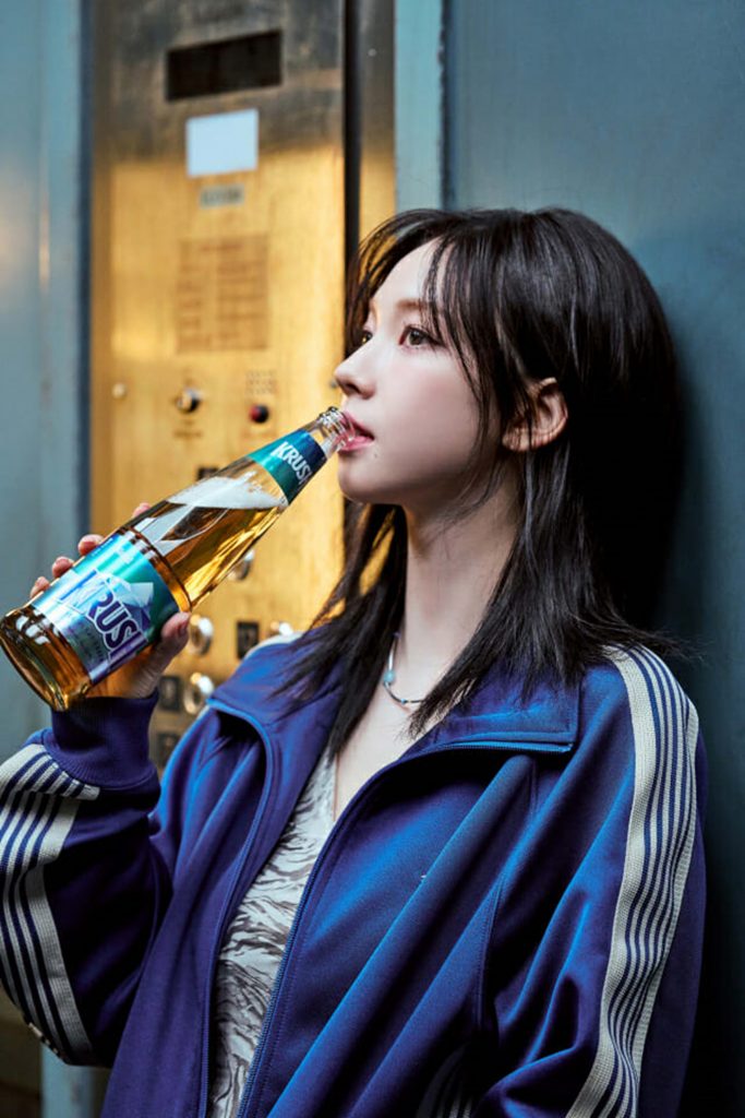 ロッテ七星飲料が公開した、カリナをモデルにしたビール「クラッシュ」の広告(c)KOREA WAVE