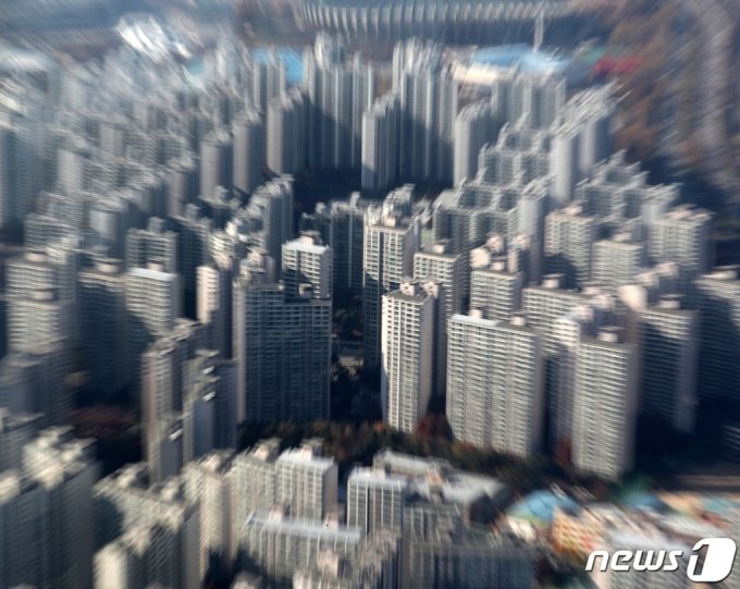 今月20日午後、ソウル市内のマンションの様子(c)NEWSIS