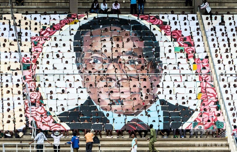 ジンバブエのムガベ前大統領が死去、元ゲリラ闘士の「建国の父」