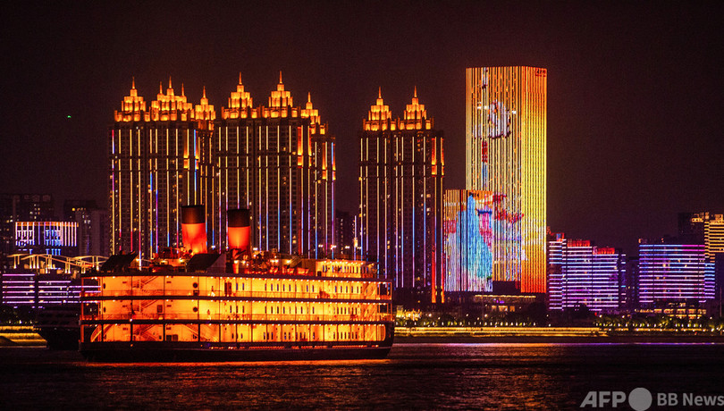 「党の言葉を聞け」 中国共産党創立100年、街角彩るプロパガンダ