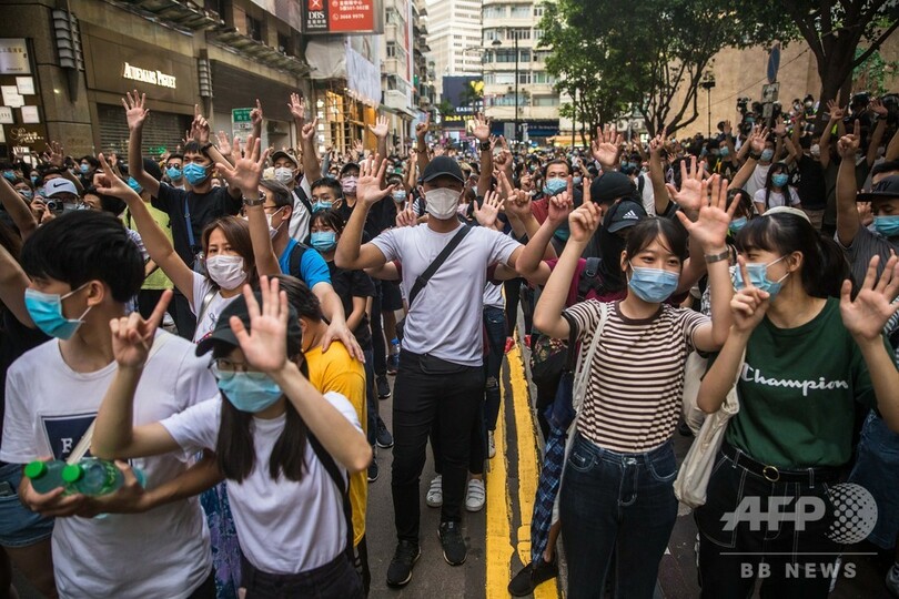 中国、コロナ禍に乗じて世界に強引進出 最後の香港総督