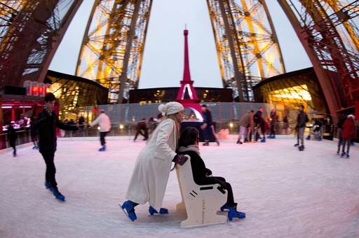 エッフェル塔の第1展望台にスケートリンク、地上57メートル 写真11枚