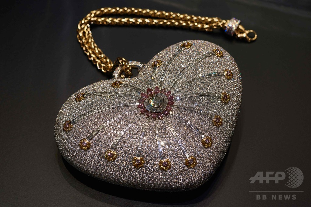 ダイヤモンド4500個超、「世界で最も高価なハンドバッグ」競売へ 香港
