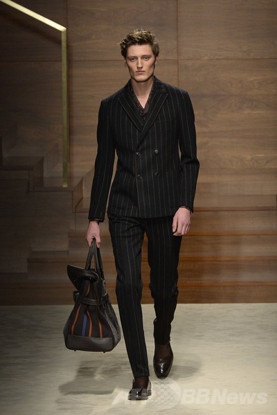 ＜14/15年秋冬ミラノ・メンズコレクション＞サルヴァトーレ フェラガモ
