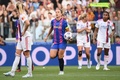 女子サッカー欧州チャンピオンズリーグ決勝、FCバルセロナ対オリンピック・リヨン。得点後、ボールを手にセンターサークルに戻るFCバルセロナのアレクシア・プテラス（中央、2022年5月21日撮影）。(c)FRANCK FIFE / AFP