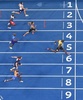 リオデジャネイロ五輪、陸上男子200メートル決勝でフィニッシュするジャマイカのウサイン・ボルト（右、
2016年8月18日撮影）。(c)AFP/Antonin THUILLIER