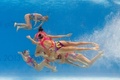 スペイン・バルセロナ（Barcelona）で開催されている第15回世界水泳選手権（15th FINA World Championships）。水中カメラで撮影されたシンクロナイズドスイミング・チームの演技の様子。

チームフリールーティン（FR）決勝で演技するウクライナの選手（2013年7月26日撮影）。(c)AFP/FRANCOIS XAVIER MARIT