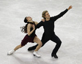 フィギュアスケート全米選手権（2013 Prudential U.S. Figure Skating Championships）は26日、米ネブラスカ（Nebraska）州オマハ（Omaha）にあるセンチュリーリンク・センター（CenturyLink Center）で行われ、アイスダンス・フリーダンス（FD）ではメリル・デイビス（Meryl Davis）/チャーリー・ホワイト（Charlie White）組が118.42点を獲得し、合計197.44点で5連覇を飾った。

演技に臨むメリル・デイビス/チャーリー・ホワイト組（2013年1月26日撮影）。(c)AFP/Getty Images/Jonathan Daniel