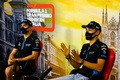 20F1第8戦イタリアGPを控え、記者会見に臨むウィリアムズのニコラス・ラティフィ（左）とジョージ・ラッセル（2020年9月3日撮影）。(c)AFP PHOTO / FIA / HANDOUT