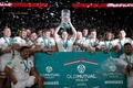 ラグビーテストマッチ、イングランド対オーストラリア。勝利を喜ぶイングランドの選手（2016年12月3日撮影）。(c)AFP/Adrian DENNIS