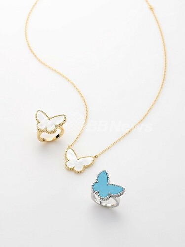 希少廃盤品☆ヴァンクリーフ&アーペル♡ラッキーアルハンブラバタフライリング ヴァン クリーフ＆アーペル、「アルハンブラ」新作を発表 写真2枚 国際