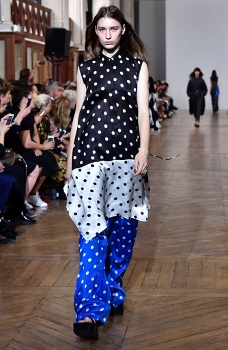 「クリスチャン・ワイナンツ」17年春夏