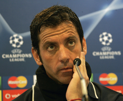 ＜サッカー 欧州チャンピオンズリーグ＞フローレス監督 チェルシーとの第2戦を控え記者会見に出席 - スペイン
