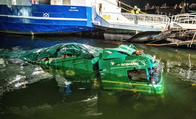 フェリーからトラック転落 デンマーク