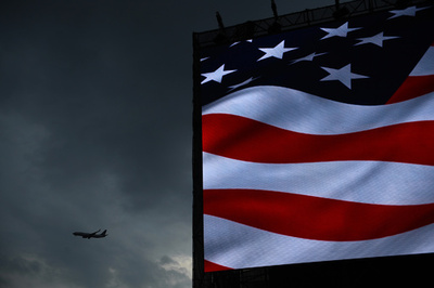 米国永住権付与の「投資家ビザ」、要件額引き上げへ