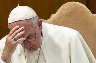 就任直後の法王、バチカン放漫財政に激怒… 暴露本で判明