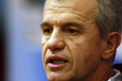 アギレ監督 アグエロに手を出さないようマンチェスター・シティを警告