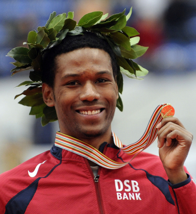 シャニー・デービス 男子1000メートル制す