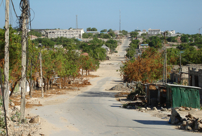 武装勢力の抗争から1日経過、いまだ止まぬ銃声 - ソマリア