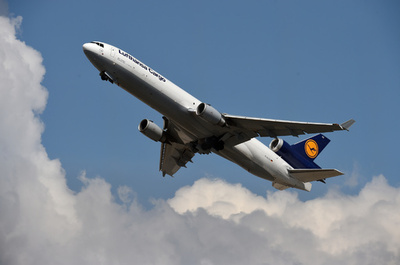 空港の貨物機から現金強奪、わずか6分で5億円 ブラジル