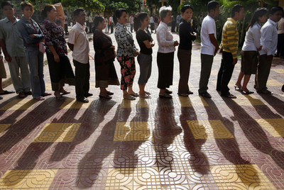 カンボジア下院選、与党人民党が優勢