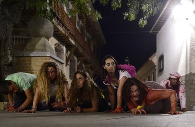 ゾンビ襲来、朝まで生き残れ！スペインでサバイバルゲーム