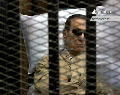 ムバラク前大統領に終身刑、エジプト