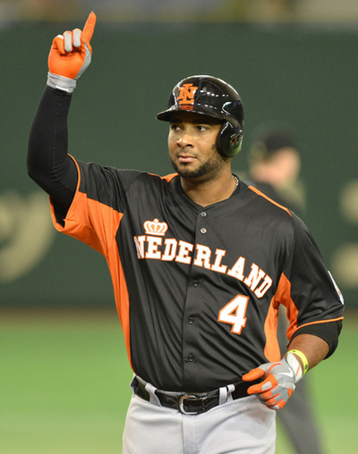 バレンティン、本塁打のプロ野球新記録樹立