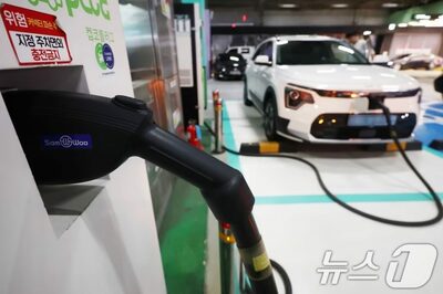 韓国の車2651万台に到達…ガソリン減り、電気とハイブリッドが急増中