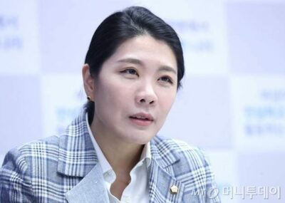 [KWレポート] 私の赤ちゃん、育てない権利 (4)