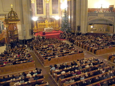 「クリスマス礼拝では教会税納入者に優先席を！」、ドイツ当局者