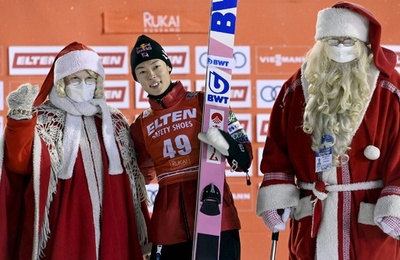 小林陵侑が今季初V、日本男子歴代最多20勝目 ジャンプW杯