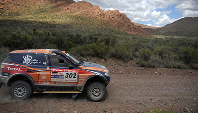 アルアティヤが総合首位に、ダカールラリー