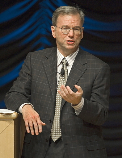 グーグルCEO、アップル取締役を辞任 利害衝突避け